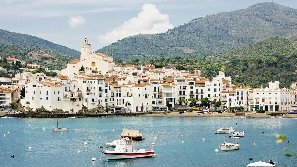 Villa de lujo frente al mar en Cadaqués con vistas panorámicas al mar